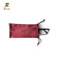 Haute qualité 230g microfibre lunettes de soleil pochette cordon fermeture doux réutilisable en relief Logo lunettes sac