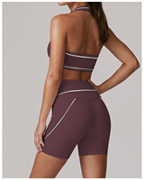 Ensemble de sport 2 pièces pour femme : débardeur de fitness uni à col halter et coupe carrée, respirant, séchage rapide, haute élasticité, et short de yoga/Pilates