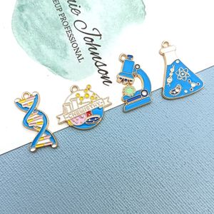 Ciondoli a Forma di Microscopio per Laboratorio Scientifico, per Creazione di Gioielli Fai-da-Te per Bambini, Charm Smaltati per Chimica - Product Image 3