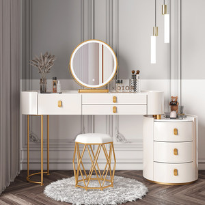 Coiffeuse de luxe moderne pour chambre à coucher avec miroir éclairé sur pied, plateau en bois blanc et rangement inférieur en verre - Product Image 3