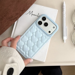 เคสโทรศัพท์รูปหัวใจสุดหรูสำหรับ iPhone 16 ป้องกันการกระแทก ผลิตจากหนัง PU น่ารัก สำหรับ iPhone 16 Plus - Product Image 4