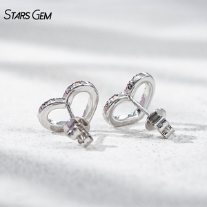 ต่างหูรูปหัวใจทองคำขาว 10K ประดับเพชรชมพูทรงปาเว่ รุ่น Stars Gem Elegant - Product Image 3