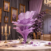 Décoration de table élégante en tissu organza plissé violet géant avec sculpture florale pour mariage et événements