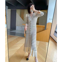 Sandro robe printemps et été nouveau français Slouchy femmes robe mode rayé robe en tricot col en V Slim-fit MIDI jupe