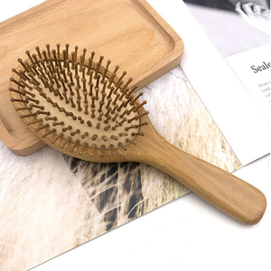 Spazzola Magica in Legno per Stirare i Capelli con Etichetta Airbag - Product Image 3