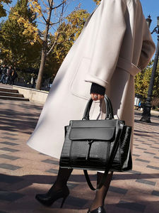 Fashion Custom New Style Ladies Versatile Crossbody <b>Bag</b> Large Capacity Ladies Shoulder Handbag - Product Image 4