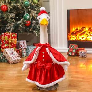 Tenue de Noël Madame Noël pour oie décorative de jardin en ciment ou en plastique de 23 pouces de hauteur - Product Image 4
