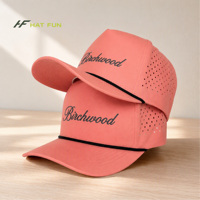 Casquette de baseball en nylon à 5 panneaux personnalisée en gros avec logo en silicone découpé au laser, trous ventilés, légère et imperméable pour le golf et le sport