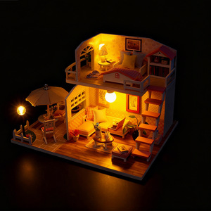 Kit Miniatura Casa sul Sottotetto Fai-da-Te, Puzzle 3D in Legno, Casa delle Bambole in Miniatura con Materiali in Legno Premium, Giocattoli Personalizzati con Luci LED - Product Image 4