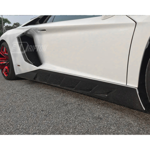 สเกิร์ตข้างคาร์บอนไฟเบอร์แห้งแบบ NOV Style Aventador สำหรับ Lamborghini Aventador LP700 ปี 2011-2015 - Product Image 2
