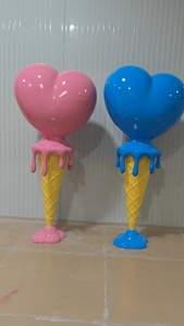 Sculpture d'art pop en fibre <span class=keywords><strong>de</strong></span> verre <span class=keywords><strong>de</strong></span> grande taille, faite à la main, <span class=keywords><strong>de</strong></span> qualité supérieure, sur mesure, en forme <span class=keywords><strong>de</strong></span> crème glacée, pour décoration - Product Image 2