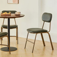 Meilleur prix sur les chaises de restaurant industrielles en métal rembourrées de style vintage antique en fer pour barbecue et café en gros