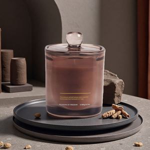Bougie parfumée Blossom Of Freedom, pot en verre brun, 180g, cire de soja, aromathérapie, décoration d'intérieur, style minimaliste, parfum floral - Product Image 2