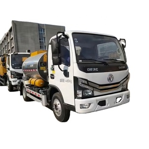 Camion distributeur d'asphalte XLS305 Machine de réparation de routes en asphalte la plus vendue au monde avec moteur de pompe à moteur central - Product Image 1