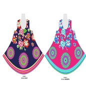 Tissu de robe imprimé parapluie indien traditionnel avec bordure florale artistique pour la robe Kurta des femmes et la collection de vêtements ethniques