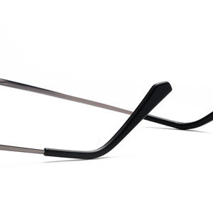 Gafas de Sol Grises Jack, Montura Completa, Lentes TAC con Protección UV400, Modelo 1243, Estilo Moderno Unisex - Product Image 3