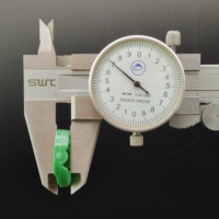 Capuchon à rabat en PP 24/410 de couleur personnalisée, service sans logo