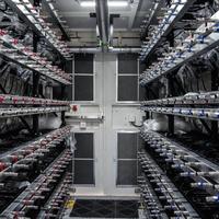 Conteneur de minage Bitcoin ACT 40HC à refroidissement hydraulique pour jusqu'à 396 mineurs hydro - Capacité de 2,5 MW, ferme mobile plug-and-play 189ph/s