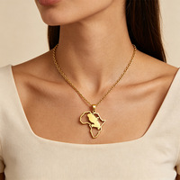 Nouvel Arrivage Collier Pendentif Tendance en Acier Inoxydable, Design Créatif, Carte Creuse de la Martinique et de la Guadeloupe