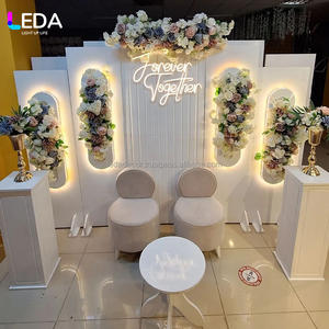 ฉากหลังงานแต่งงานแบบโค้งอะคริลิคสีขาวดีไซน์ใหม่ของ LEDA พร้อมแถบไฟสำหรับตกแต่งเวทีงานอีเว้นท์ - Product Image 4