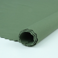 Tissu mat tricoté double face 235 g/m², 75 % polyamide, 25 % élasthanne, extensible dans les quatre sens, pour collants de sport