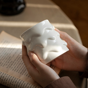 Vela de Cerámica Moderna de Estilo Minimalista con Forma de Helado de Crema - Product Image 5