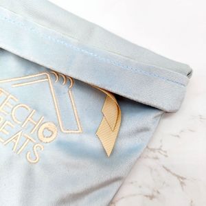 Bolsa de Terciopelo Premium con Cordón y Logotipo Bordado Personalizado para Almacenamiento de Cosméticos y Empaque de Joyería - Product Image 4