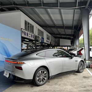 2022年小鹏P7 灰色外观 黑色内饰 |   480 - 670公里续航 L2 - ADAS系统 <span class=keywords><strong>4</strong></span> - 5门5座电动轿车 - Product Image 4