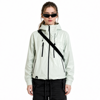 Jaket Angin Pria Wanita Tiga-dalam-satu Set Dua Potong Tahan Angin Tahan Air untuk Luar Ruangan, Model Longgar Trendi, Setelan Pendakian Gunung, Anti UV