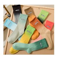 Chaussettes en coton pour femmes Gradient Color Custom Outdoor Hiking Trail Crew Sock Chaussettes antidérapantes