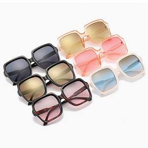 Gafas de Sol Cuadradas Grandes con Logotipo Personalizado, Estilo Vintage 2025, para Mujer, con Lentes Degradados y Protección UV400 - Product Image 4