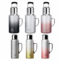 Bouteille d'eau en titane pur de luxe personnalisée, isolée sous vide, anti-fuite, 26/32 oz, avec couvercle, infuseur à thé et poignée, idéale pour cadeau d'affaires