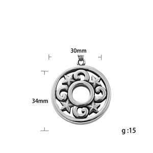 จี้กลมกลวงสแตนเลสสตีลลายดาว สร้อยคอผู้ชายสไตล์เรโทรพังก์ รุ่น 19038 - Product Image 4
