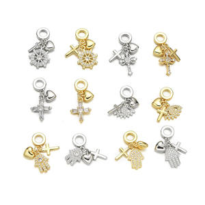 CZ9362 Breloques pendantes triple double plaqué or 18 carats et argent, pavé de zircone cubique, motif main de Hamsa, gouvernail et croix cœur, pour la fabrication de bijoux - Product Image 3