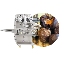 Boule de date d'énergie de fromage faisant la machine