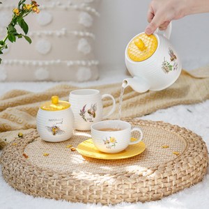 กาน้ำชาเซรามิก - ลายผึ้งและดอกไม้ พร้อมที่กรองชา - Product Image 3