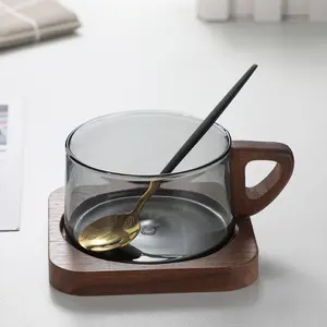 Solhui High borosilicate colored glass coffee cup American latte cup with wood handle wooden tray