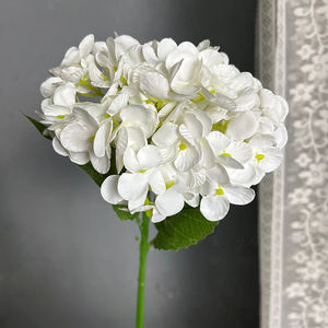 Fiore di Ortensia Bianca Realistico da 45 cm per Archi Nuziali, Palchi e Centrotavola, Bouquet Floreale, Ortensia da Sposa - Product Image 1