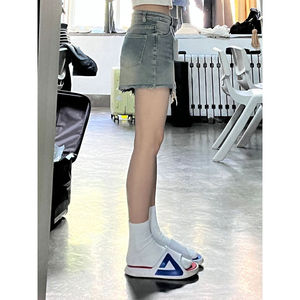 Pantalones cortos de mezclilla Retro con borde crudo 2025 para mujer, Pantalones rectos ajustados de pierna ancha holgados de cintura alta, moda Vintage para verano y otoño - Product Image 1