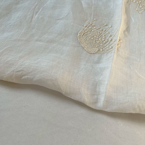 Fabricación nuevo diseño liso 100% tela de ramio bordado floral ramio tela para vestido cortina tela de lino bordada - Product Image 5