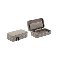 Mini boîte d'organisation de bijoux portable en cuir PU avec logo personnalisé forme rectangulaire pour bague boucle d'oreille collier boîte de rangement ronde étui de voyage