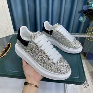 Zapatillas MoQueen Blancas de Verano para Mujer con Plataforma, Auténticas, con Suela Gruesa Plateada, Parte Superior de Piel de Vacuno y Piel de Oveja, Disponibles en Stock - Product Image 2