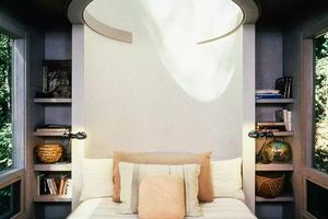 ฟอเรสท์วอเตอร์ฟร้อนท์ดีไซน์บ้านไม้ยกระดับพร้อมผนังกระจกธรรมชาติสำหรับใช้ในการล่าถอย - Product Image 6