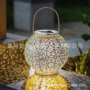 Lámpara Solar de Jardín con Diseño de Nube Hueca, Luz LED Colgante para Exteriores, Resistente al Agua, Alimentada por Energía Solar - Product Image 1