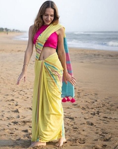 Sarees de Algodón Khadi de la Mejor Calidad con Bordado de Barra de Color y Borlas (Con Blusa), para Oficina/Uso Diario y Fiestas - Product Image 3