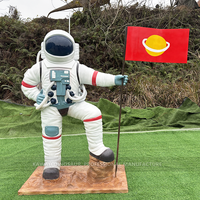 Statue d'astronaute simulée Modèle réaliste d'astronautes en fibre de verre Kawah personnalisé en usine