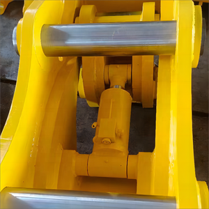 Excavadora de 4, 5 y 6 toneladas Kubota S25 S30, bloqueo de seguridad, acoplador de enganche rápido hidráulico fuerte para todas las marcas de excavadoras famosas - Product Image 3