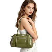 Nouveau design tendance pour sac à main en cuir verni brillant imperméable, mode estivale pour femmes, logo OEM, grande capacité, sac à bandoulière pour femmes