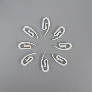 Ganci a S in Plastica Bianca XinLan, Accessori per Binari Tende, Vendita all'Ingrosso per Progetti di Ville e Hotel - Product Image 1