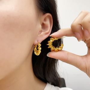 Nouvelles boucles d'oreilles pendantes tendance en acier inoxydable 304/316L, plaqué or 18K PVD, vente en gros d'usine, personnalisables, unisexe - Product Image 5